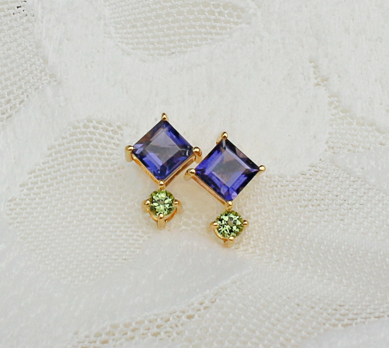 Iolite & Peridot 14K Solid Gold Toi Et Moi Earstuds