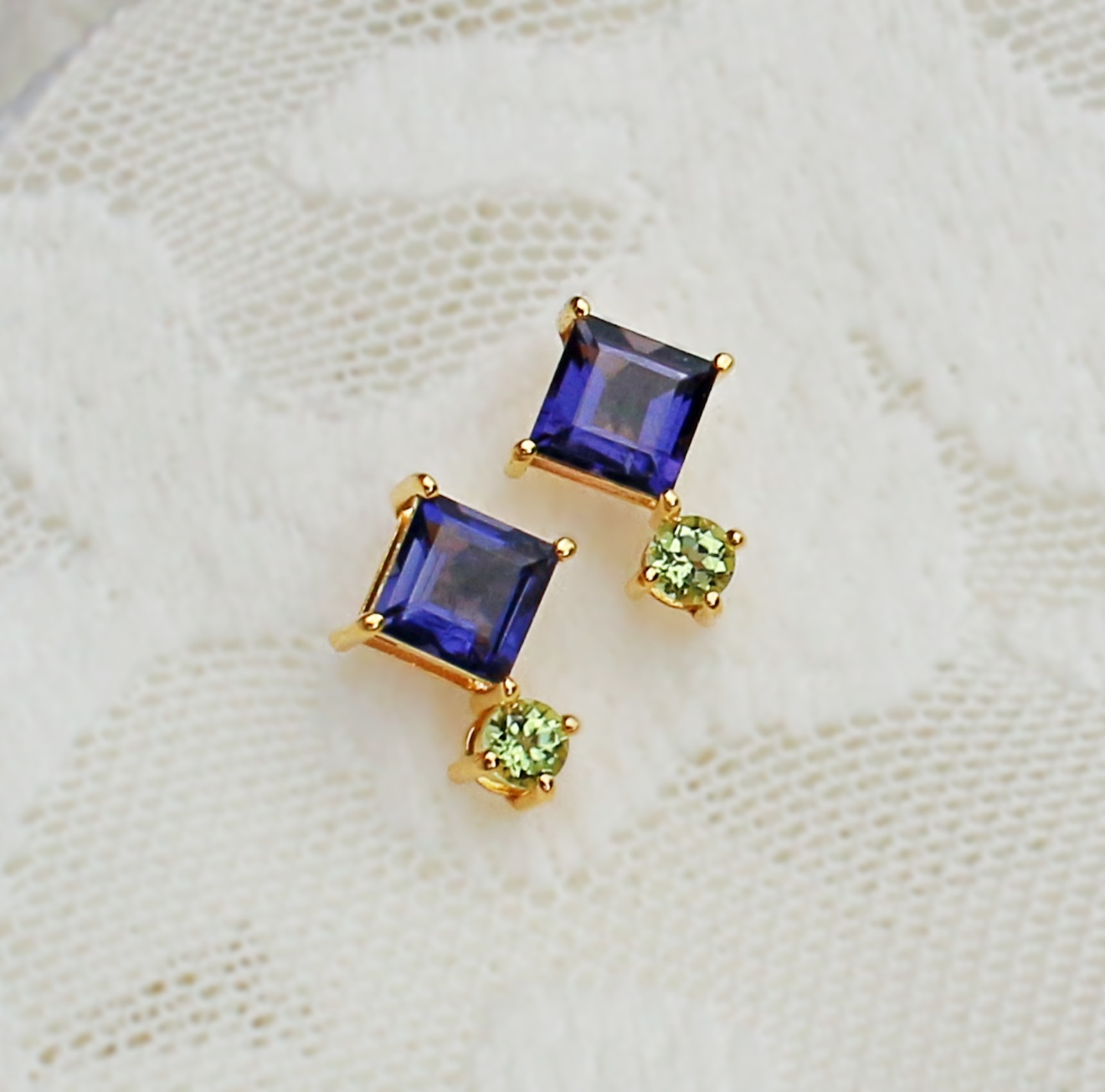 Iolite & Peridot 14K Solid Gold Toi Et Moi Earstuds - Image 7